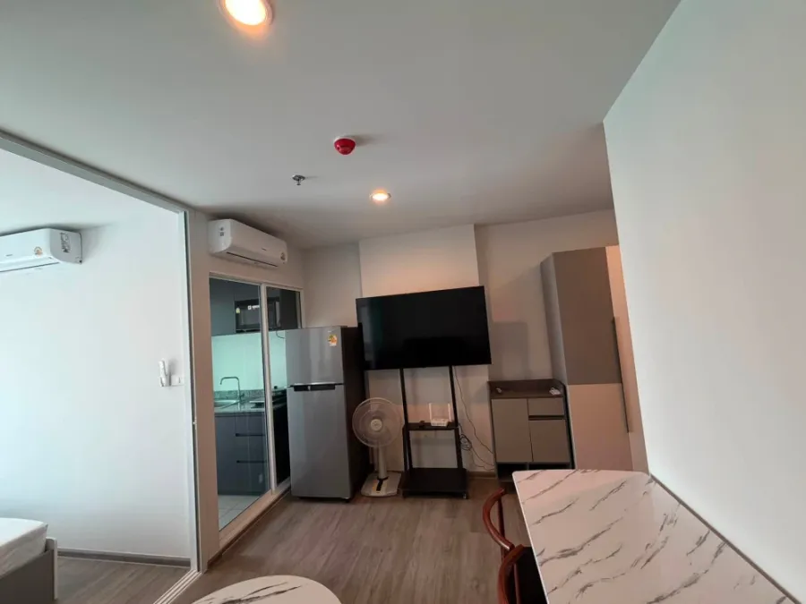 Condo for rent, Regent Home Bangna, ready to move in, 32nd floor, high floor with great view, fully furnished. Book now, don't miss out!