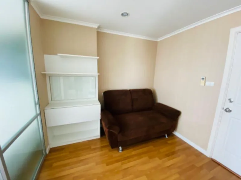 For rent, Lumpini Place Ratchayothin, beautiful room, cheap price, 18th floor, good price like this, hurry up.