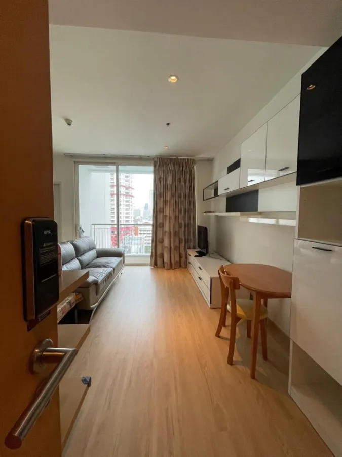 Condo for rent, Villa Ratchathewi, 11th floor, city view, open and airy, comfortable, nice room to sleep, fully furnished, reserve now.