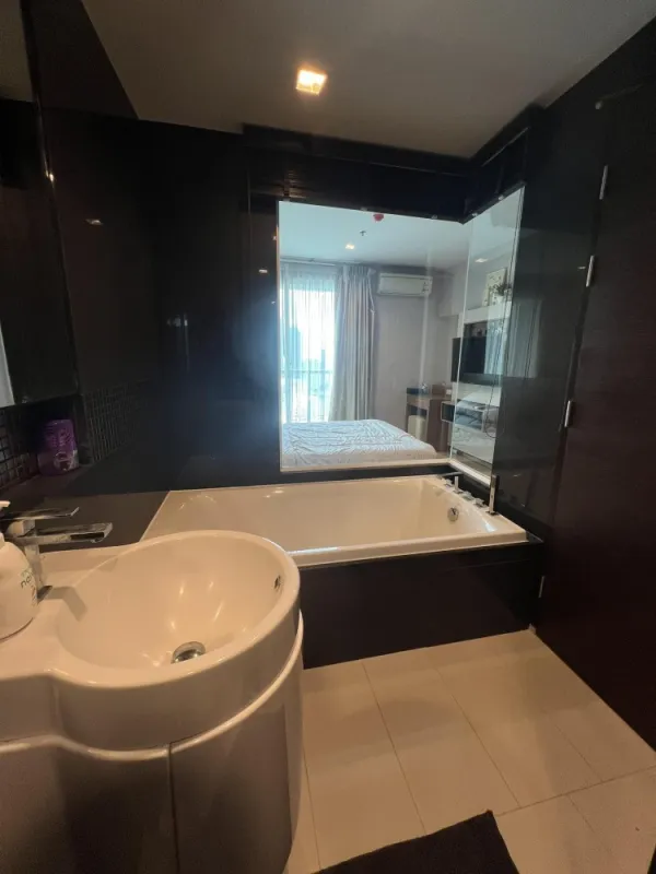 ขาย Rhytym Sathorn เฟอร์นิเจอร์จัดเต็ม เครื่องใช้ไฟฟ้าครบ พร้อมเข้าอยู่ จองได้เลย