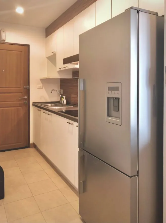 For rent The Niche Sukhumvit 49, very beautiful room, very spacious inside The living space is divided into proportions. Very good price. Book now.