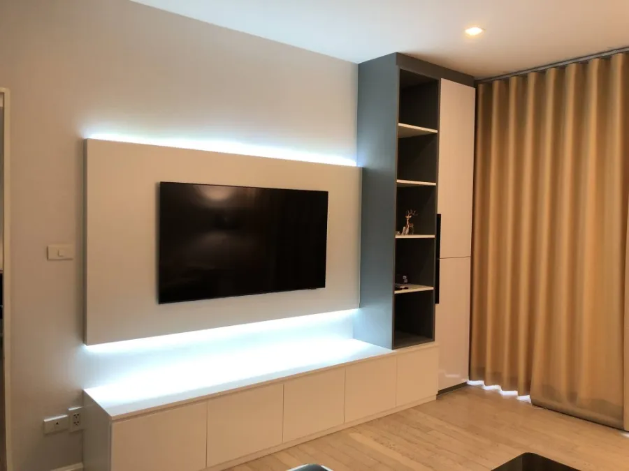 For sale/rent Noble Solo, large room, city view, no buildings blocking, very comfortable, room with breeze all year round, interested in owning, reser