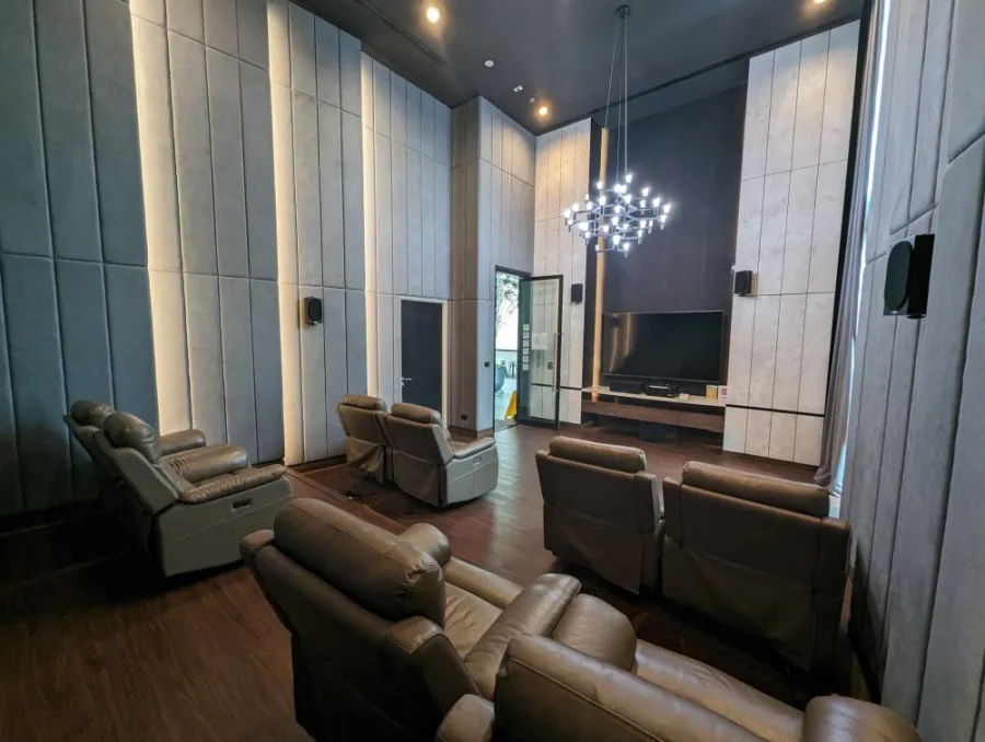 For sale New Noble Srinakarin-LaSalle. Spacious room Convenient travel, very nice place to stay. Hurry and reserve now. It's very worthwhile.