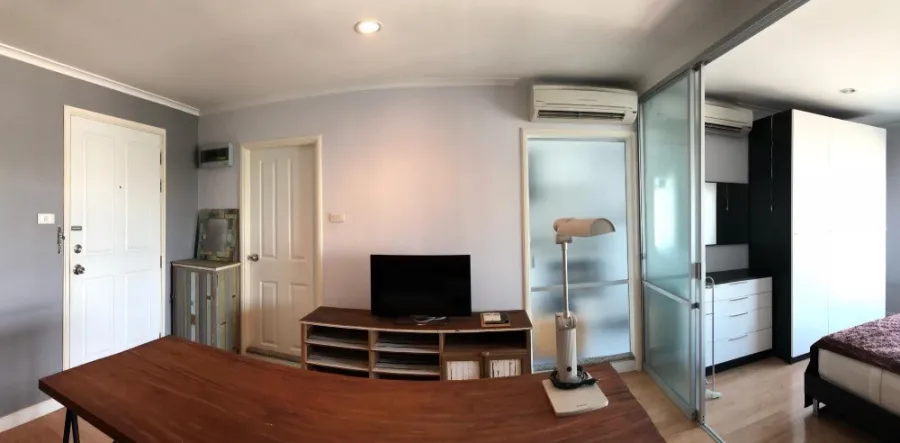 ขาย คอนโด ลุมพินี เพลส พระราม 8 ชั้น 10 ห้องกว้าง ตกแต่งเรียบง่าย พร้อมเฟอร์นิเจอร์ อย่ารอช้า จองเลย