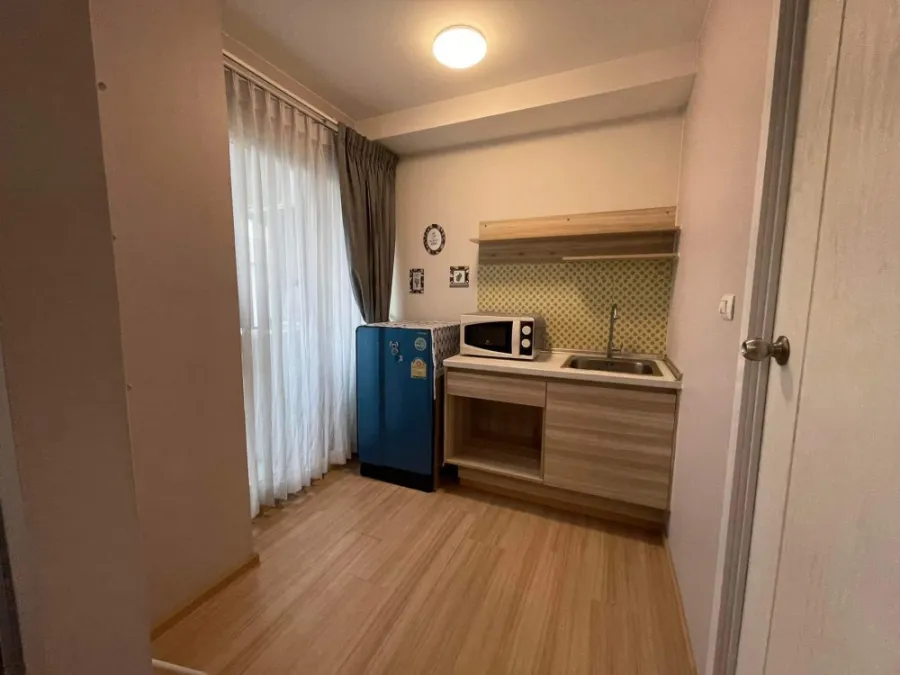 For rent, Plum Condo Chaengwattana Station, not hot room, fully furnished, plus a good mattress You can carry your bag in.