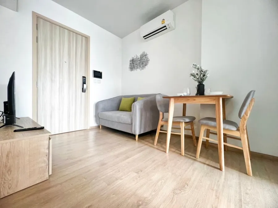 For rent Chewathai Kaset Nawamin, bright, comfortable room. Fully decorated with furniture and electrical appliances ready to use.