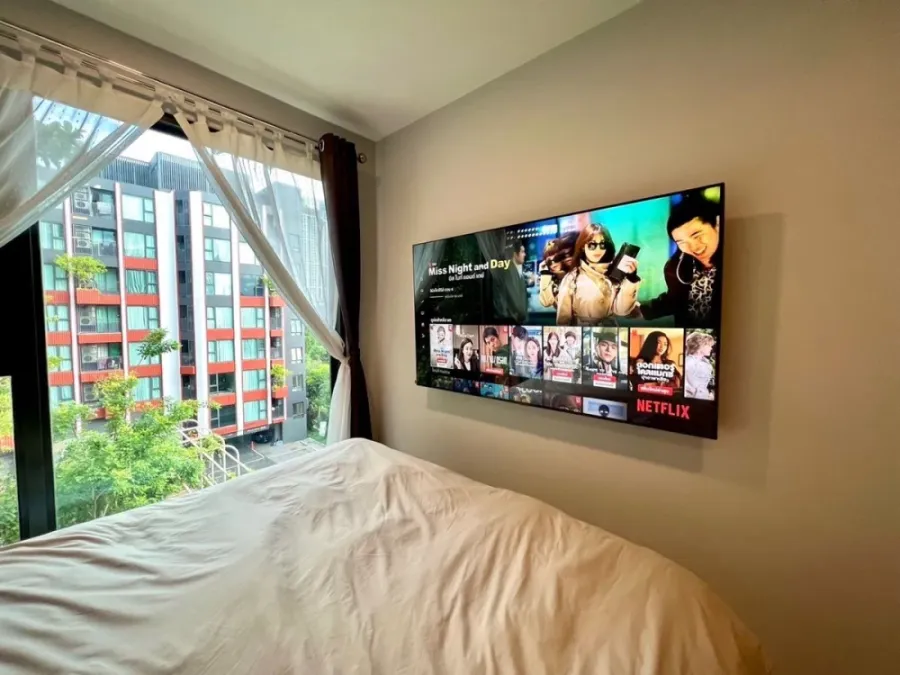 For rent: The Privacy S101, 5th floor, fully furnished, nice room, hurry and reserve now before it's gone.