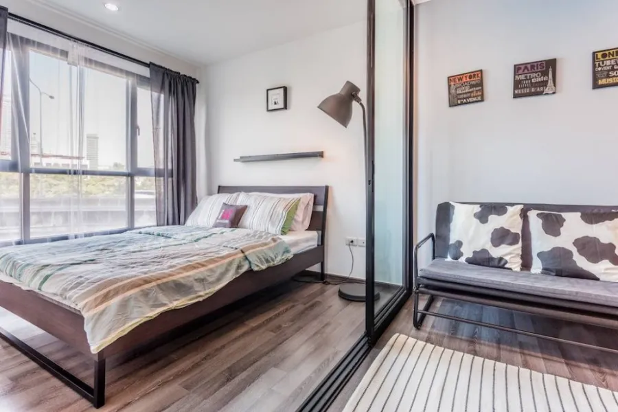 Urgent sale!! The Base Park West Condo, very good location, good environment. Don't wait, just grab your bags and move in!!