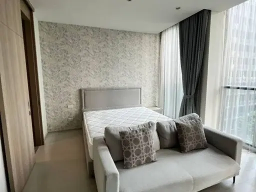 Selling Noble Ploenchit, decorated in comfortable colors, fully furnished, ready to move in. Hurry up to reserve.