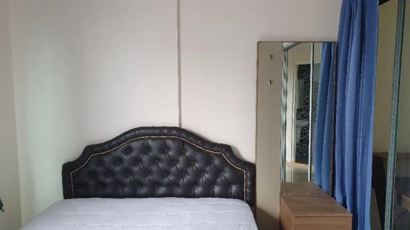 ให้เช่า D Condo รัตนาธิเบศร์ เตียงใหญ่เตียงนุ่มละมุนทุกการหลับนอน เตียงใหญ่ห้องกว้างแบบนี้ห้ามพลาด