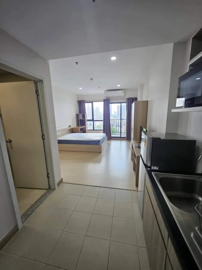 For rent: Supalai Loft Prajadhipok-Wongwian Yai, 1 bedroom, 1 bathroom. Great location, fully furnished. Book now!