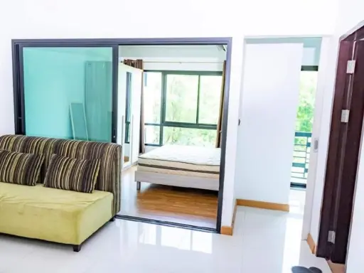 Urgent sale, Condo B-Live Tiwanon, white tone room, comfortable to the eye, affordable price. Hurry and become the owner now.