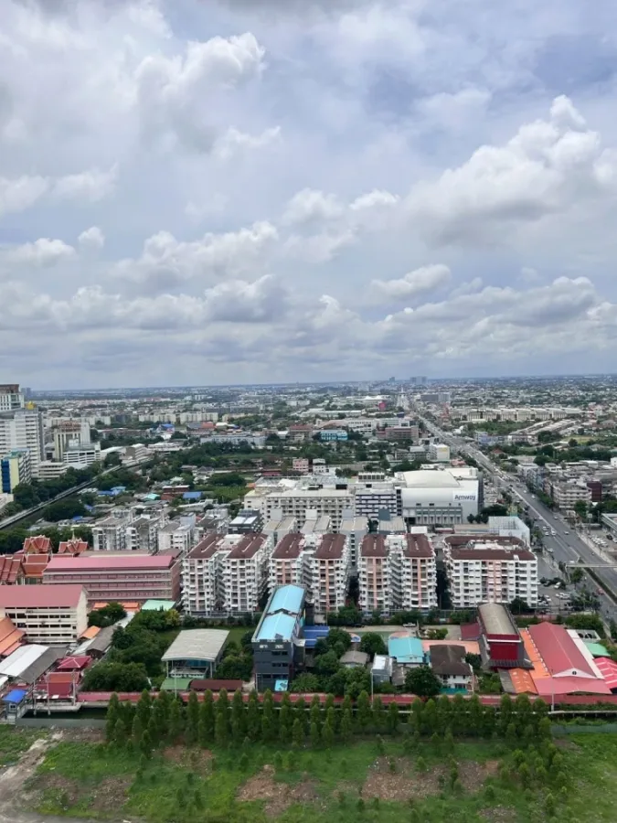 ขาย Origin Plug & Play Ramkhamhaeng Triple Station ห้องอยู่ชั้นสูงมากๆ แบบ Duo Space เพดานสูง 4.2 เมตร