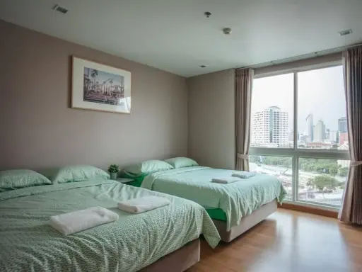For sale or rent: Wish @ Samyan, very spacious room, 2 bedrooms, 2 bathrooms, fully furnished, just bring your belongings and move in.