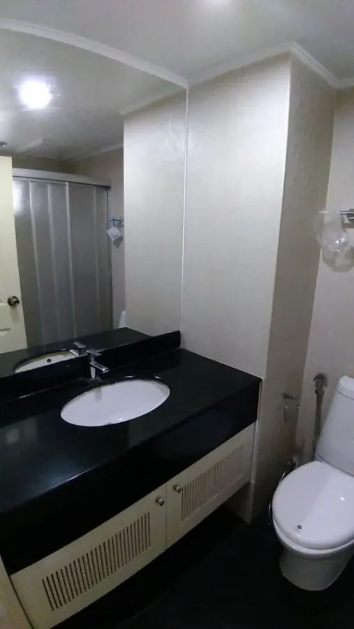 Condo for sale or rent, Lumpini Ville Cultural Center, with balcony, furniture and complete electrical appliances.