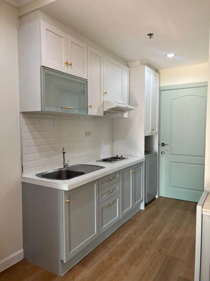 For rent, Grand Park view Asoke, the most spacious room. Great built-in decoration Got the most beautiful view You can reserve first.