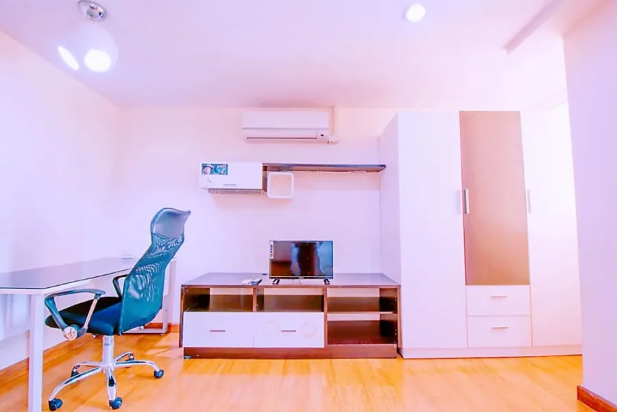 For sale, for rent!! Condo Pratchaya Place, Ratchada-Huai Khwang, 6th floor, corner room, fully furnished, hurry and reserve now!!