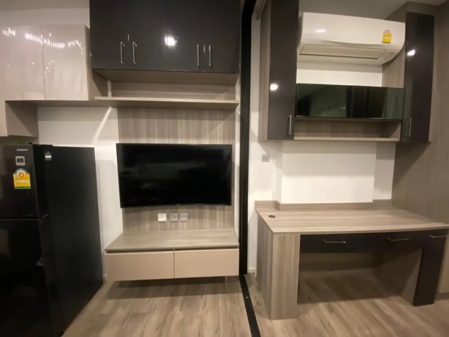 Brown Condo รัชดา 32 ให้เช่า พร้อมเฟอร์ Built-in เครื่องใช้ไฟฟ้าครบ พร้อมอยู่สุดๆ ย้ายด่วนๆเลยจ้า