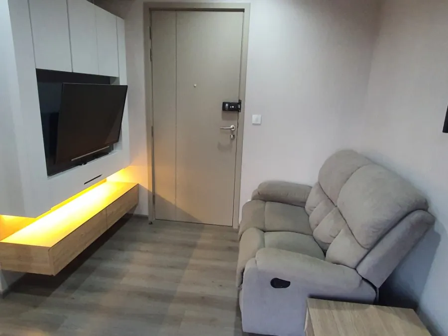 Condo for rent, Politan Rive, 30th floor, north side, river view, complete in one place. Hurry and reserve before you miss this room.