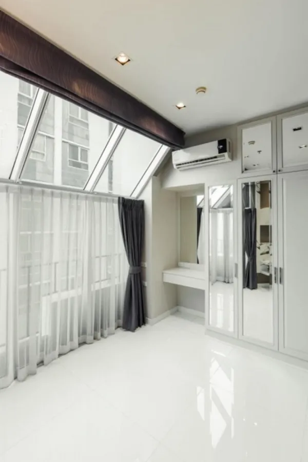 ขายด่วน!! คอนโด เบ็ล แกรนด์ พระราม 9 ห้อง Penthouse ชั้นบนสุด เพิ่ง Renovate ใหม่ จองเลย!!