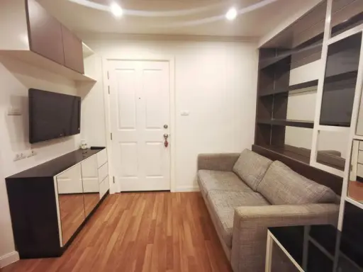 ห้องสวย ตกแต่งพร้อมอยู่ รถไฟฟ้าอยู่ติดโครงการ ขายคอนโดลุมพินีเพลส รัชโยธิน สะดวกทุกอย่างที่นี่เลย!! images