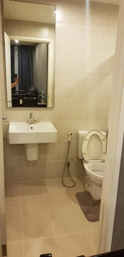 Quick sale!! Condo The Base Chaengwattana, 2 bedrooms, 1 bathroom, size 50 sq.m., 16th floor, panoramic view of the master bedroom.
