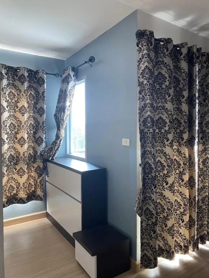 For sale, Milestone Seri Thai, spacious room, comfortable, good condition, plus a very good price, book now, don't wait.