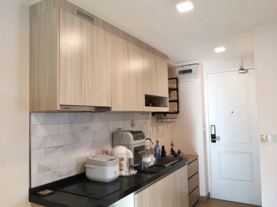 For sale: The Light New York, 6th floor, room decorated with wooden furniture. Spacious and comfortable If you miss it, you'll regret it.