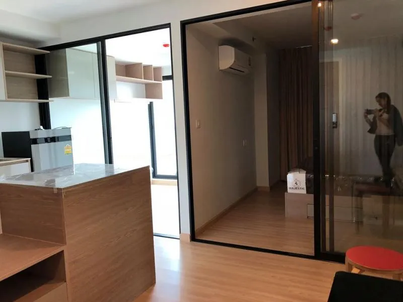 Wow, very big room for rent, Knightsbridge Skycity, Saphan Mai, corner room, peaceful zone, Bult-in furniture, you can move in.