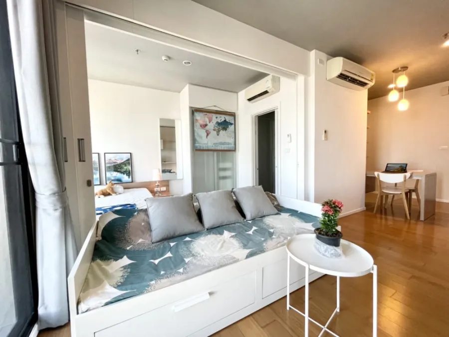 For rent urgently!! Condo Blocs 77, room no. 291/392, 24th floor, pool view Fully furnished, ready to move in. Don't miss it!!