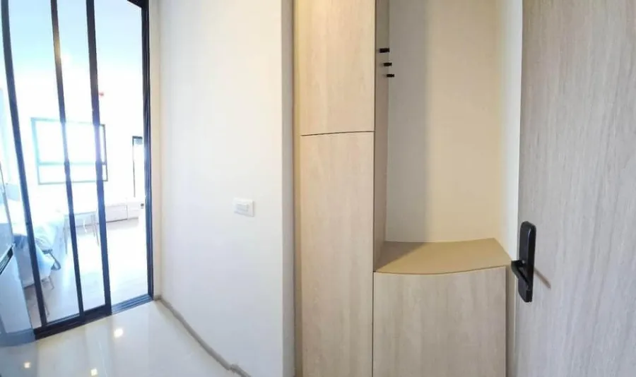 For rent THE MUVE Bang Khae, 5th floor, STUDIO room, comes with good built-in furniture from the project, don't miss it.