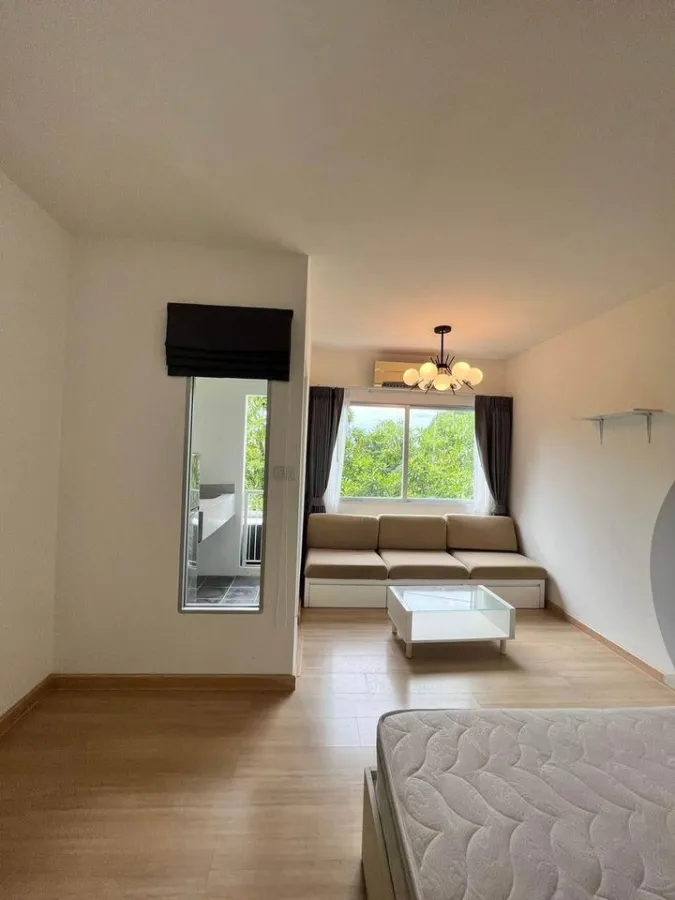 For rent, A Space Sukhumvit 77, nice room, fully furnished, good furniture, very good price. If interested, hurry up to reserve.