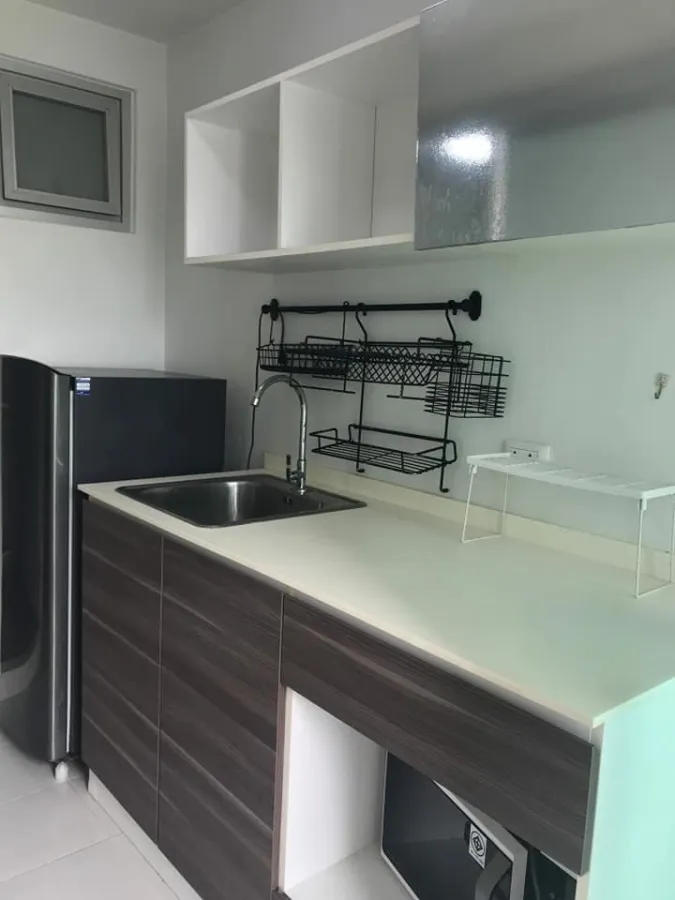 ขาย ให้เช่า ดี คอนโด สาธุประดิษฐ์ 49 ห้องสตูดิโอ ตกแต่งวอลเปเปอร์ วิวสะพานภูมิพล จองด่วนๆ