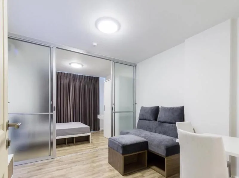 For rent / sale D Condo On Nut - Rama 9, beautiful room, fully furnished, great location, close to APL, don't miss it.