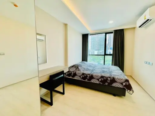 For rent: Vtara Sukhumvit 36, spacious room, 2 bedrooms, unblocked view, good furniture, very livable. Reserve and you won't be disappointed. ​