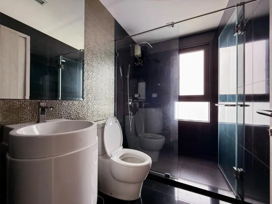 For rent!! sell Rhythm Sukhumvit 36-38 condo, good location, ready to move in, convenient transportation, don't miss it!!