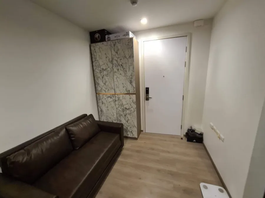 Urgent, selling The Base Petchkasem, 15th floor, new room With furniture and electrical appliances, book now.