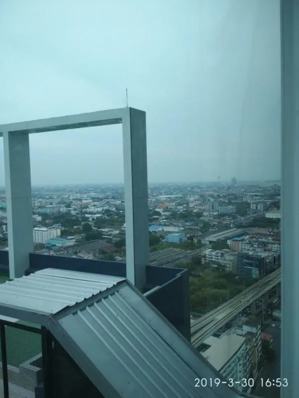 Quick sale!! The Metropolis Condo, corner room, 32nd floor, fully furnished, ready to move in, friendly price, don't miss it!!