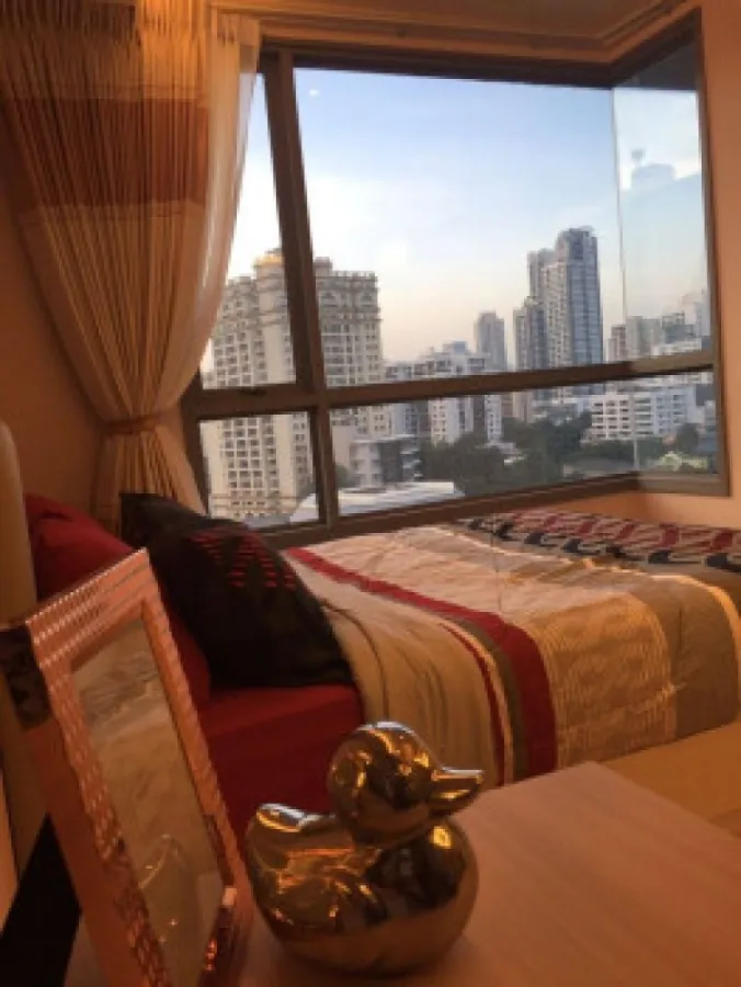 For rent H Condo Sukhumvit 43 near BTS Phrom Phong, convenient to travel, do not miss.