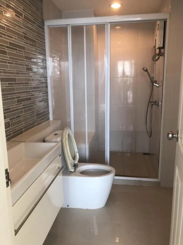Condo for rent Life @ Laprao18, ready to move in, only 150 meters from MRT Ladprao, easy to travel, super convenient!!