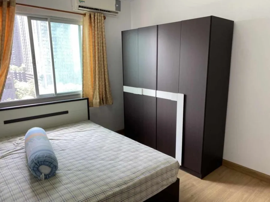 Condo for rent, Supalai Park Asoke-Ratchada, spacious room Lots of usable space The price is affordable. Hurry and reserve now.