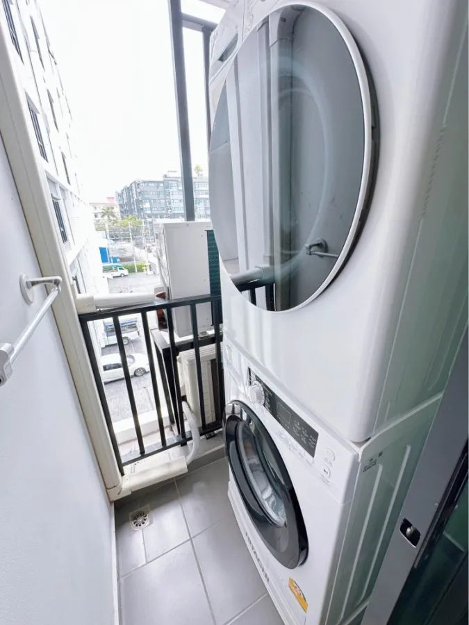 For rent RYE CONDO SUKHUMVIT 101/1, beautiful built-in furniture, Minimal LUXURY style, book now.