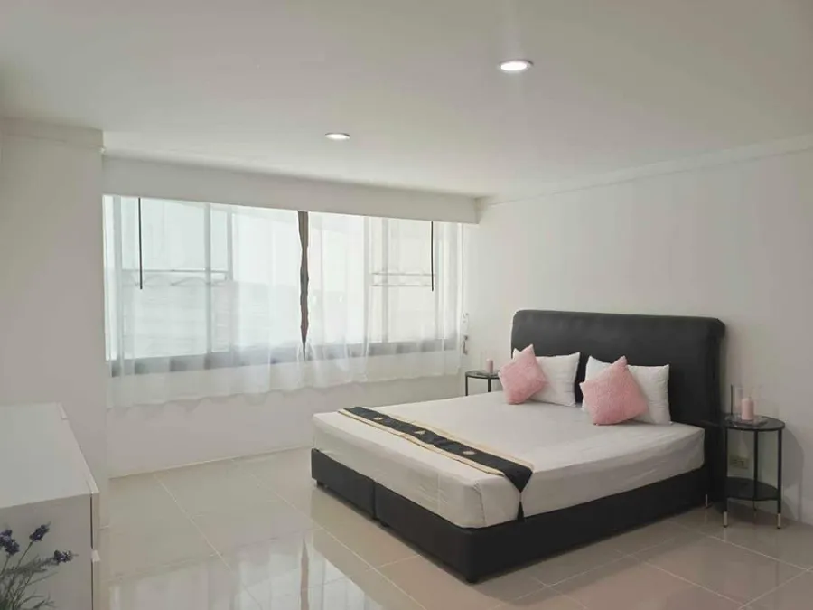 For rent, The Waterford Park Sukhumvit 53, fully furnished room. Soft and comfortable sofa The room is very spacious, book now.
