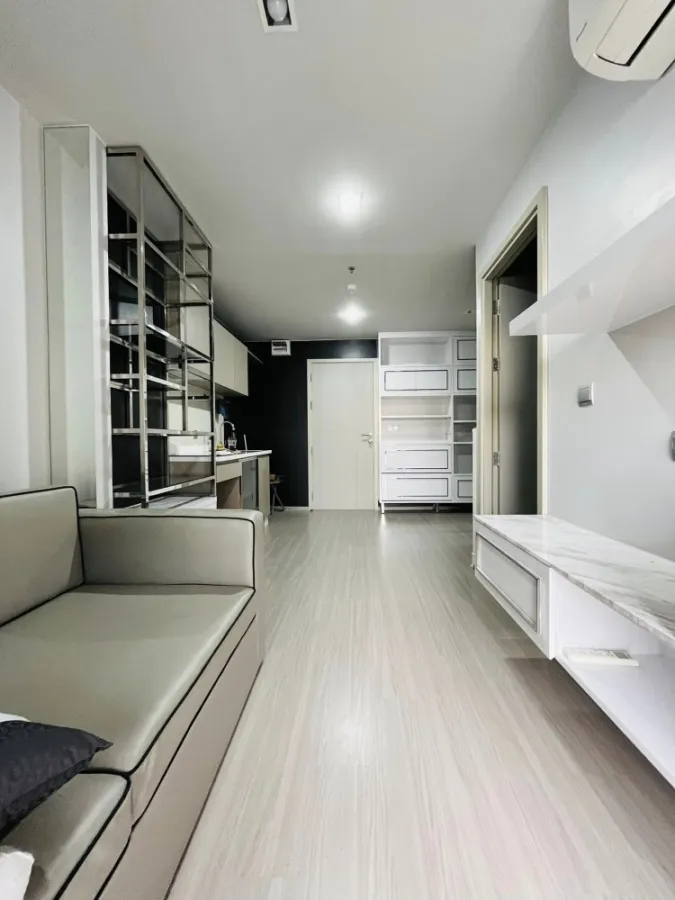 Sell Life Ladprao, beautiful decorated room, built-in furniture, fully furnished Don't just look at it. Hurry up to reserve it. Hurry up.