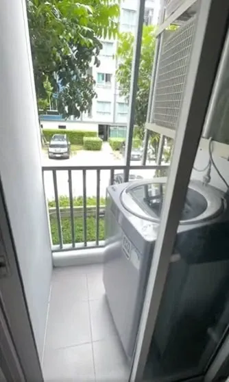For rent: The Kith Plus Phahonyothin Khukot, 1 bedroom, 1 bathroom, comes with a washing machine at a great price. Book now!