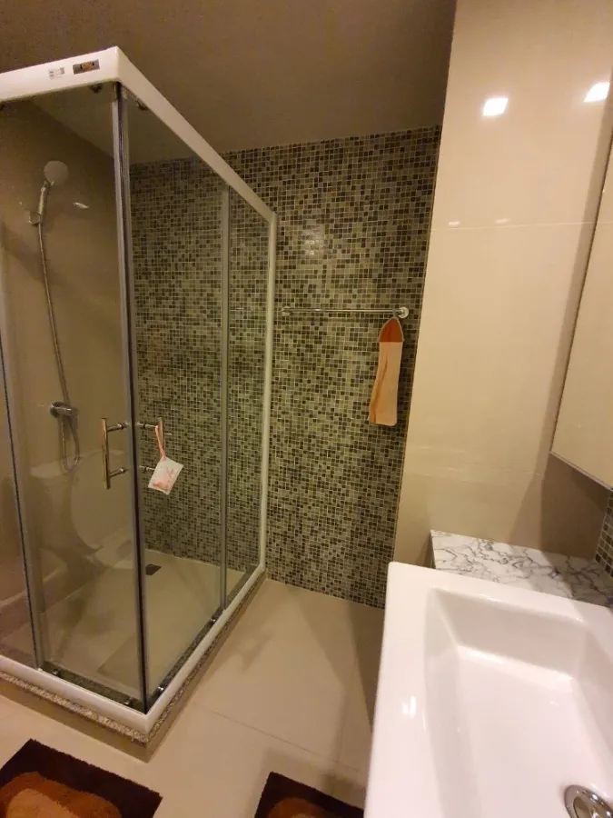 Quick sale!! V Condo Resort-style condo, 5th floor, Building D, garden view, fully furnished. Ready to move in, don't miss it!!