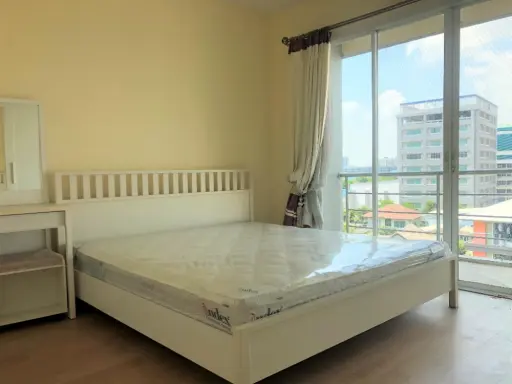 For sale: Ace Ratchada, 2 bedrooms, complete with furniture and electrical appliances. If interested, hurry and reserve now.