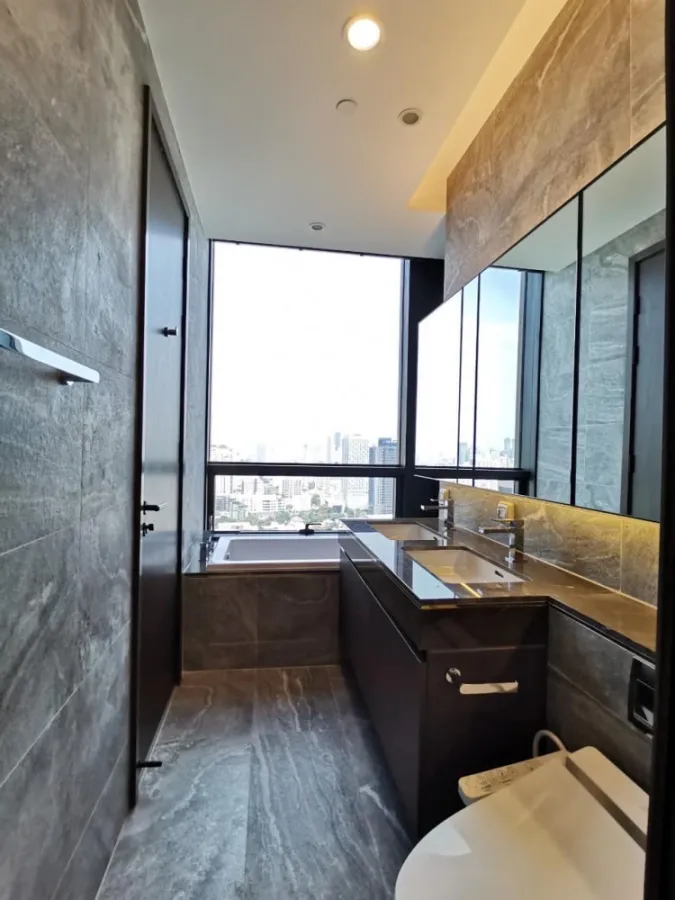 Condo for rent, The Esse Sukhumvit 36, 26th floor, ready to move in, 2 bedrooms, 2 bathrooms, convenient to travel, don't miss it!!