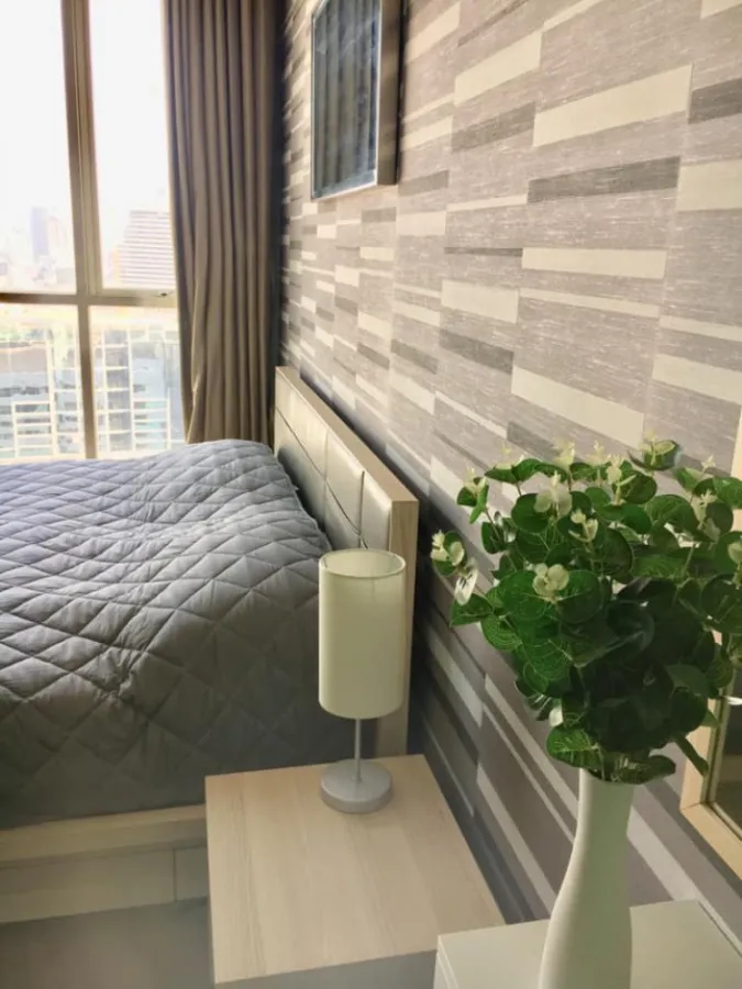 For rent The Address Chidlom, very spacious room, fully furnished, very good view, very good atmosphere Who has been certified Finver