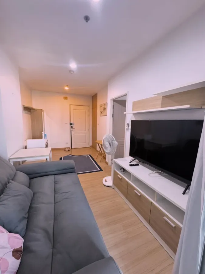 For rent: Centric Scene Ratcha Vipha, 1 bedroom, 1 bathroom. Spacious living area, great location, beautiful unblocked view. Book now!